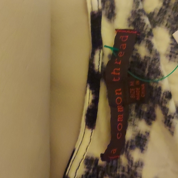 Women's A Common Thread top - Picture 5 of 7